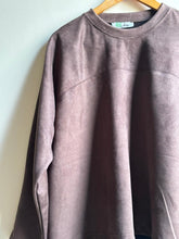 Load image into Gallery viewer, Batwing Suede Top