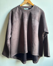 Load image into Gallery viewer, Batwing Suede Top